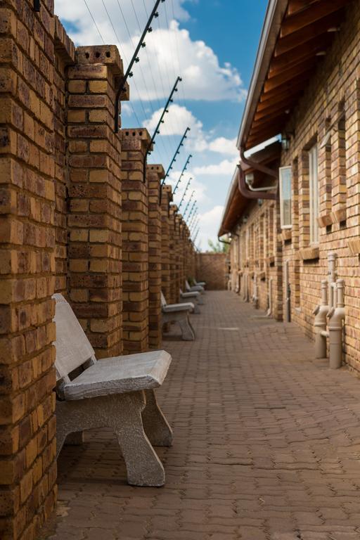 Rudman Townhouses - Or Tambo Airport Boksburg Luaran gambar